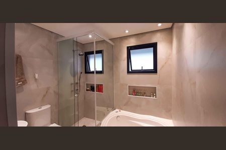 Apartamento à venda com 115m², 2 quartos e 3 vagasBanheiro da Suíte 1