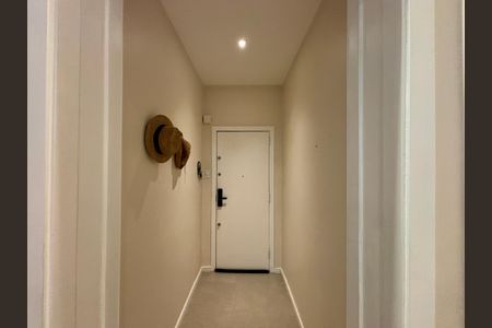 Apartamento à venda com 103m², 3 quartos e sem vaga Apartamento à venda com 103m², 3 quartos e sem vagaSala - hall de entrada