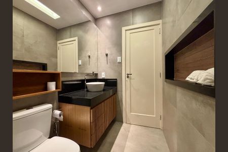 Apartamento à venda com 103m², 3 quartos e sem vaga Apartamento à venda com 103m², 3 quartos e sem vagaBanheiro social