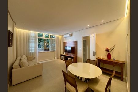 Apartamento à venda com 103m², 3 quartos e sem vaga Apartamento à venda com 103m², 3 quartos e sem vagaSala