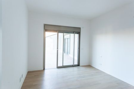 Casa de condomínio à venda com 370m², 4 quartos e 5 vagas Casa de condomínio à venda com 370m², 4 quartos e 5 vagasSuíte 2