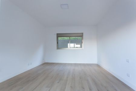 Casa de condomínio à venda com 370m², 4 quartos e 5 vagas Casa de condomínio à venda com 370m², 4 quartos e 5 vagasSuíte 4