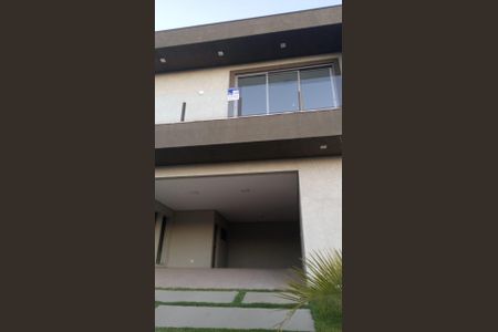 Casa de condomínio à venda com 370m², 4 quartos e 5 vagas Casa de condomínio à venda com 370m², 4 quartos e 5 vagasPlaca