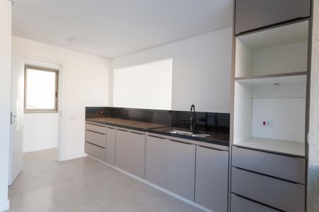 Casa de condomínio à venda com 370m², 4 quartos e 5 vagas Casa de condomínio à venda com 370m², 4 quartos e 5 vagasCozinha