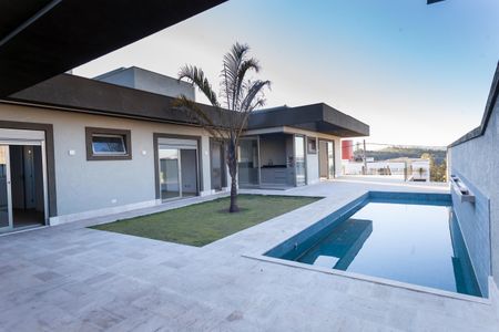 Casa de condomínio à venda com 370m², 4 quartos e 5 vagas Casa de condomínio à venda com 370m², 4 quartos e 5 vagasPiscina