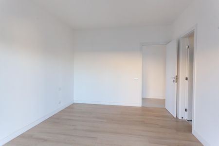 Casa de condomínio à venda com 370m², 4 quartos e 5 vagas Casa de condomínio à venda com 370m², 4 quartos e 5 vagasSuíte 1