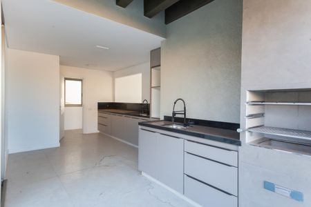 Casa de condomínio à venda com 370m², 4 quartos e 5 vagas Casa de condomínio à venda com 370m², 4 quartos e 5 vagasCozinha