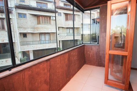 Apartamento à venda com 93m², 2 quartos e 2 vagas Apartamento à venda com 93m², 2 quartos e 2 vagasSacada da Sala