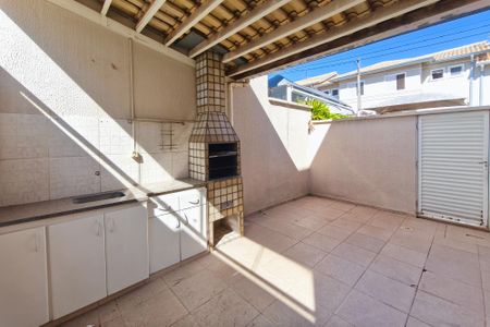 Casa de condomínio à venda com 90m², 3 quartos e 2 vagas Casa de condomínio à venda com 90m², 3 quartos e 2 vagasÁrea gourmet