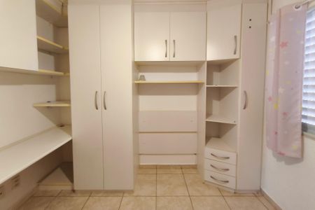 Casa de condomínio à venda com 90m², 3 quartos e 2 vagas Casa de condomínio à venda com 90m², 3 quartos e 2 vagasQuarto