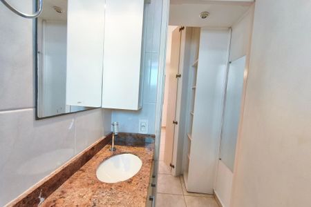 Casa de condomínio à venda com 90m², 3 quartos e 2 vagas Casa de condomínio à venda com 90m², 3 quartos e 2 vagasBanheiro Suíte