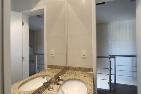 Casa de condomínio à venda com 180m², 3 quartos e 1 vagaBanheiro Social