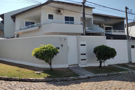 Casa de condomínio à venda com 180m², 3 quartos e 1 vagaFachada