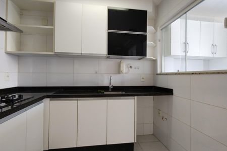 Casa de condomínio à venda com 180m², 3 quartos e 1 vagaCozinha