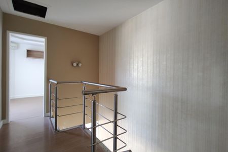 Casa de condomínio à venda com 180m², 3 quartos e 1 vagaHall Social