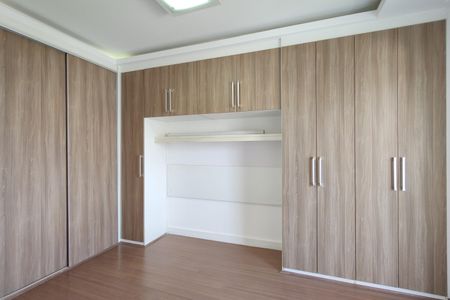 Casa de condomínio à venda com 180m², 3 quartos e 1 vagaSuíte