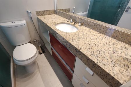 Casa de condomínio à venda com 180m², 3 quartos e 1 vagaBanheiro da Suíte