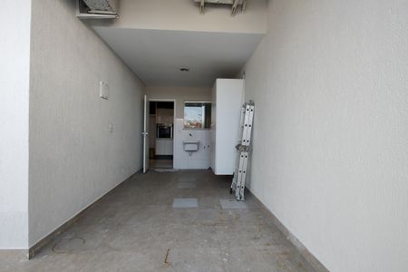 Casa de condomínio à venda com 180m², 3 quartos e 1 vagaÁrea de Serviço