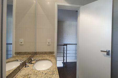 Casa de condomínio à venda com 180m², 3 quartos e 1 vagaBanheiro Social