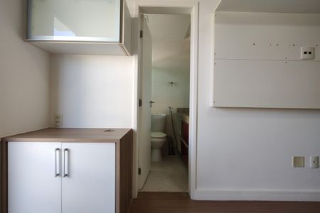 Casa de condomínio à venda com 180m², 3 quartos e 1 vagaSuíte