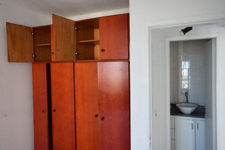 Quarto de apartamento à venda com 2 quartos, 68m² em Barra da Tijuca, Rio de Janeiro