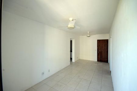 Sala de apartamento à venda com 2 quartos, 68m² em Barra da Tijuca, Rio de Janeiro