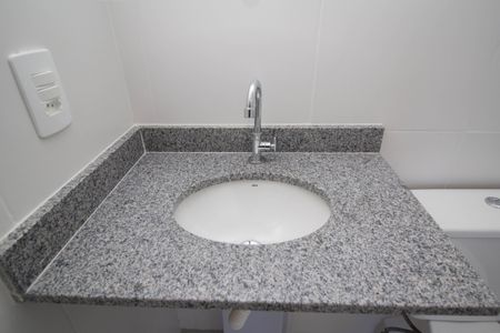 Apartamento para alugar com 36m², 2 quartos e sem vaga Apartamento para alugar com 36m², 2 quartos e sem vagaBanheiro