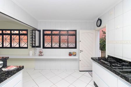 Casa à venda com 300m², 3 quartos e 4 vagas Casa à venda com 300m², 3 quartos e 4 vagasCozinha