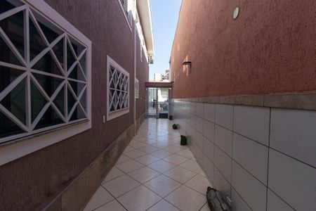 Casa à venda com 300m², 3 quartos e 4 vagas Casa à venda com 300m², 3 quartos e 4 vagasCorredor