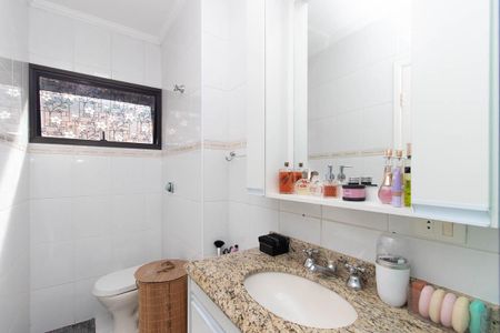 Casa à venda com 300m², 3 quartos e 4 vagas Casa à venda com 300m², 3 quartos e 4 vagasBanheiro da Suíte