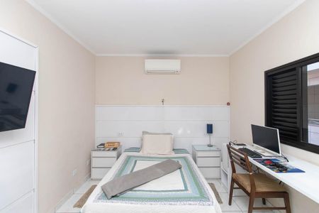 Casa à venda com 300m², 3 quartos e 4 vagas Casa à venda com 300m², 3 quartos e 4 vagasQuarto 1