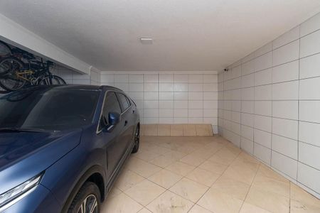 Casa à venda com 300m², 3 quartos e 4 vagas Casa à venda com 300m², 3 quartos e 4 vagasGaragem