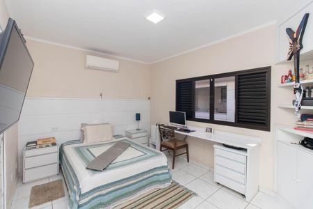 Casa à venda com 300m², 3 quartos e 4 vagas Casa à venda com 300m², 3 quartos e 4 vagasQuarto 1