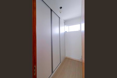 Casa para alugar com 360m², 4 quartos e 4 vagasCloset da suíte 3