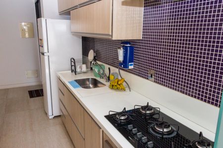 Apartamento à venda com 70m², 2 quartos e 2 vagas Apartamento à venda com 70m², 2 quartos e 2 vagasCozinha e Área de Serviço