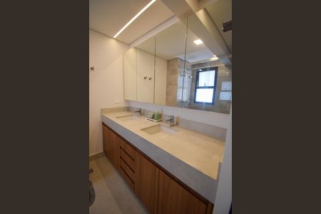 Apartamento à venda com 123m², 2 quartos e 2 vagasBanheiro da Suíte