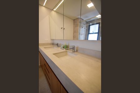 Apartamento à venda com 123m², 2 quartos e 2 vagasBanheiro da Suíte