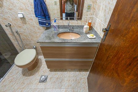 Apartamento à venda com 85m², 4 quartos e 2 vagasBanheiro da Suite