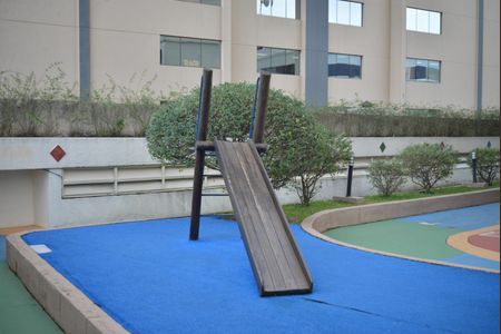 Apartamento à venda com 75m², 3 quartos e 2 vagasÁrea comum - Playground