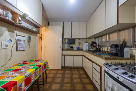 Apartamento para alugar com 123m², 3 quartos e 2 vagas Apartamento para alugar com 123m², 3 quartos e 2 vagasCozinha