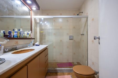 Apartamento para alugar com 123m², 3 quartos e 2 vagas Apartamento para alugar com 123m², 3 quartos e 2 vagasBanheiro da Suite