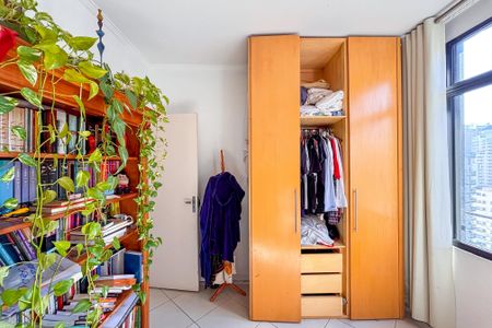 Quarto 1 de apartamento à venda com 2 quartos, 76m² em Jardim Paulista, São Paulo