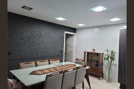 Casa à venda com 3 quartos, 135m² em Parque Oratório, Santo André