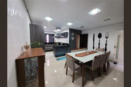 Casa à venda com 3 quartos, 135m² em Parque Oratório, Santo André