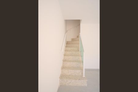 Apartamento à venda com 51m², 2 quartos e sem vagaEscada