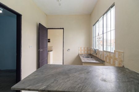 Casa para alugar com 42m², 2 quartos e sem vagaSala/Cozinha