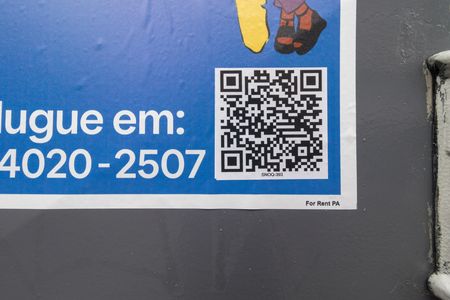 Placa instalada de casa para alugar com 2 quartos, 49m² em Parque dos Bancarios, São Paulo