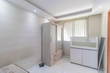 Quarto de apartamento à venda com 1 quarto, 48m² em Vila Nova, Porto Alegre