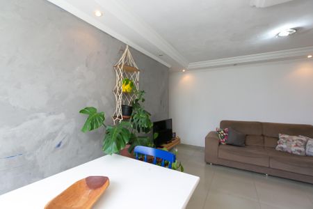 Sala de apartamento à venda com 3 quartos, 67m² em Conjunto Habitacional A. E. Carvalho, São Paulo