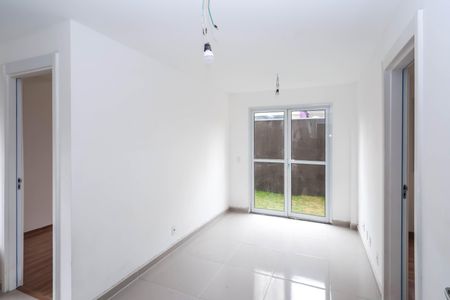 Sala de apartamento para alugar com 2 quartos, 67m² em Jardim Santa Emilia, São Paulo